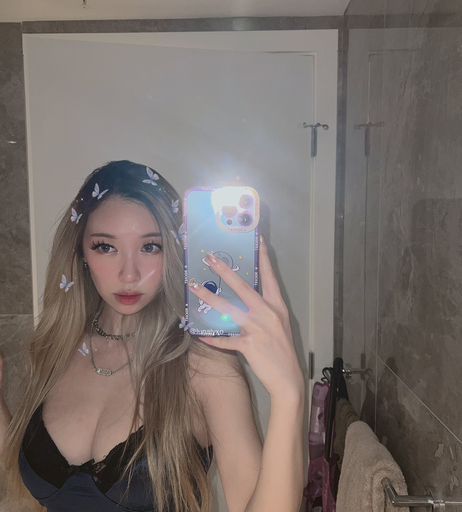 Image 1072128 from Luna Ly