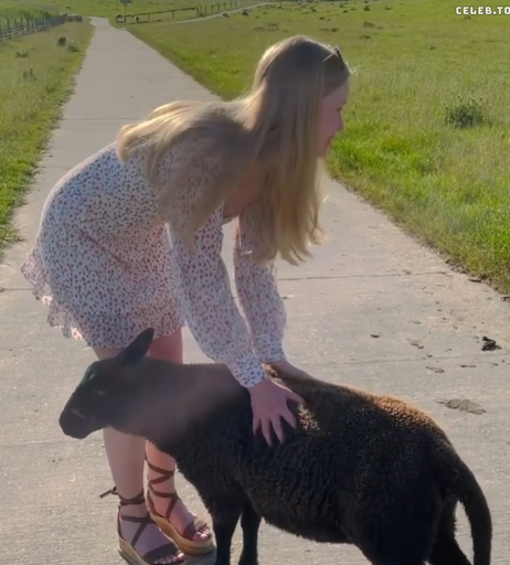 Image 1051304 from Nadine von relaxASMR
