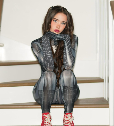Image 1058735 from Lydia Violet