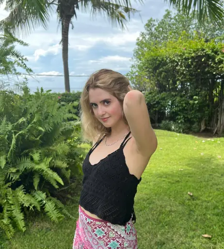 Image 10165792 from Laura Marano