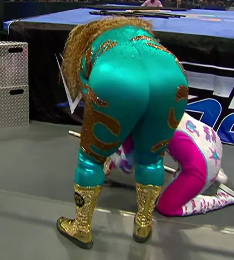 Image 10064827 from Nia Jax/Lina Fanene