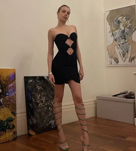 Image 10071851 from Xenia Tchoumi