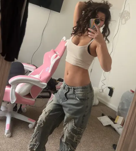Image 10070948 from ciggybae / homeskilla_whitnit / Zendaya lookalike