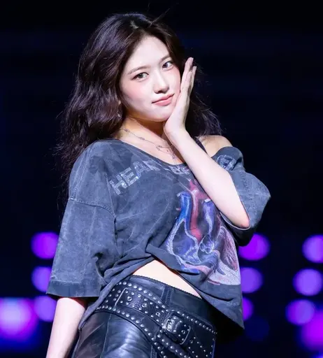Image 10070672 from An Yujin 안유진 | YUJIN