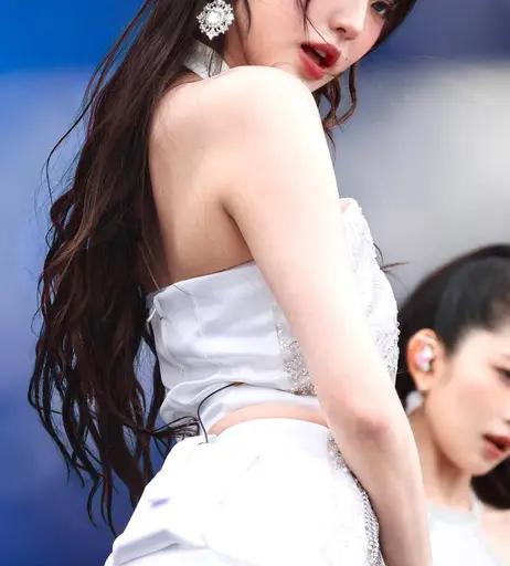 Image 10028430 from Jang Won-young / 장원영 WONYOUNG