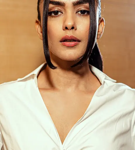 Image 10025836 from Mrunal Thakur