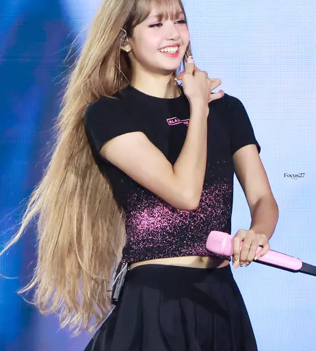 Image 10025328 from Lisa | BLΛƆKPIИK (Blackpink)