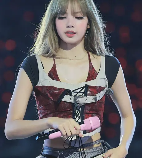 Image 10025307 from Lisa | BLΛƆKPIИK (Blackpink)