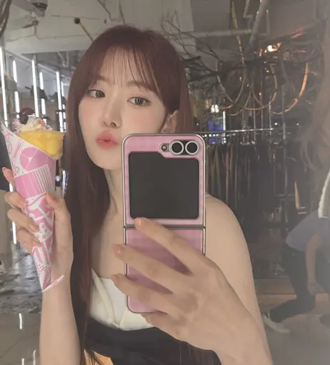 Image 10027162 from Sakura Miyawaki 宮脇 咲良 | LESSERAFIM