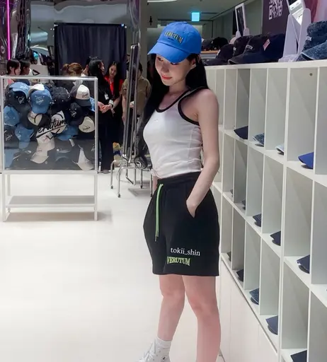 Image 10029996 from Chaeryeong - ITZY (채령)