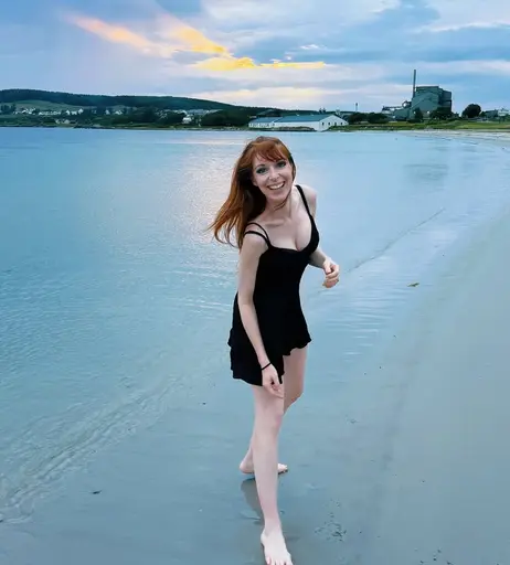Image 10030908 from Lisa Foiles