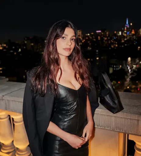 Image 10091089 from Camila Morrone