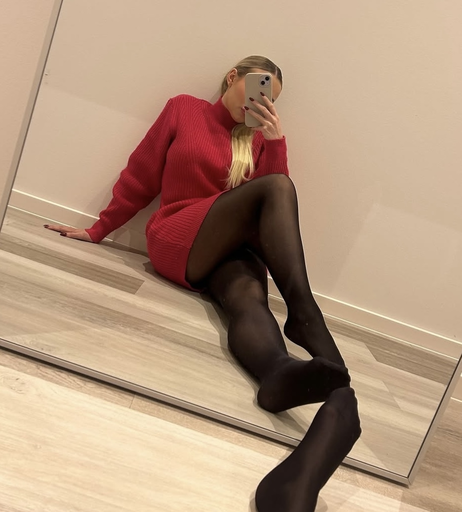 Image 3392773 from Lilou Loves Nylon