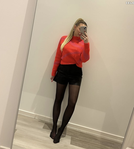 Image 3392641 from Lilou Loves Nylon