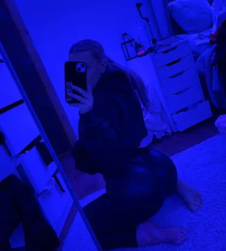Image 3388075 from Evie Garbe