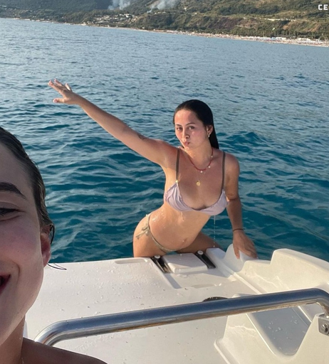 Image 389626 from Jasmine Thompson