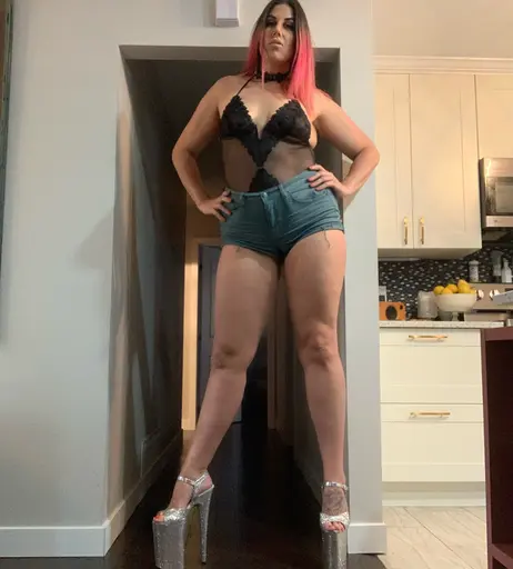 Image 3940821 from Tall Goddess Gia | Gia De Luca | tallgoddessgia
