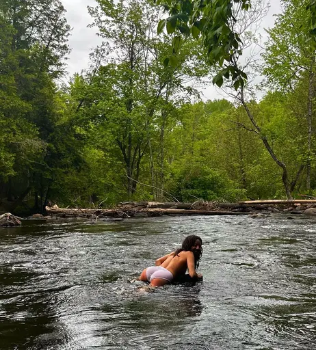 Image 3560467 from Hitchhikercourtney