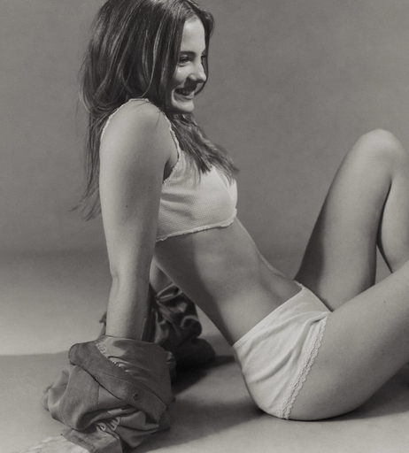 Image 3058087 from Freya Allan