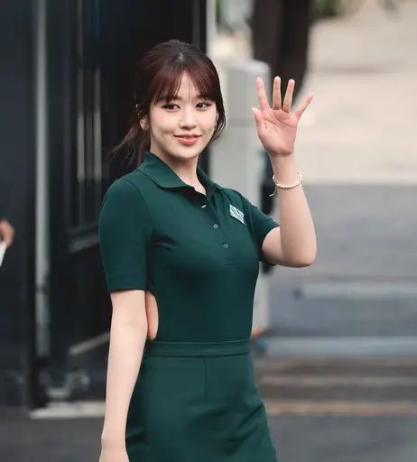 Image 6152534 from An Yujin 안유진 | YUJIN