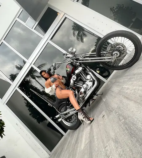 Image 6202600 from Nicole Amato - Bodybynixx