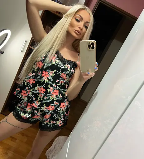 Image 6324304 from hotblondesarah / Sugardollsarah / hotsweetsarah