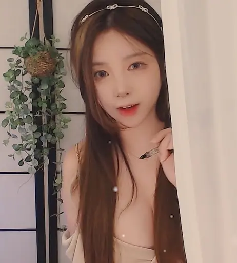Image 6851629 from ASMR Yoon Ying | yoonyingASMR
