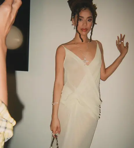 Image 6964736 from Jasmin Savoy Brown