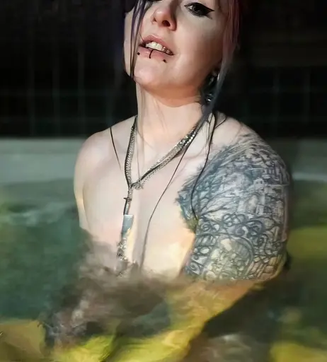 Image 6455781 from Goth muscle mommy / roxxymission