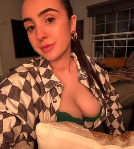 Image 6590110 from Chi With A C (Lucia Keskin)