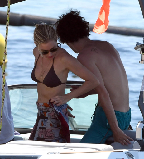 Image 6571836 from Sienna Miller