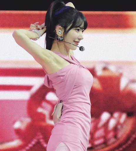 Image 6519750 from Sakura Miyawaki 宮脇 咲良 | LESSERAFIM