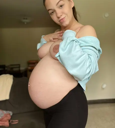 Image 6693934 from peachypreggo