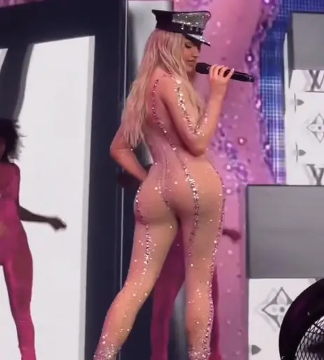 Image 6629621 from Shirin David