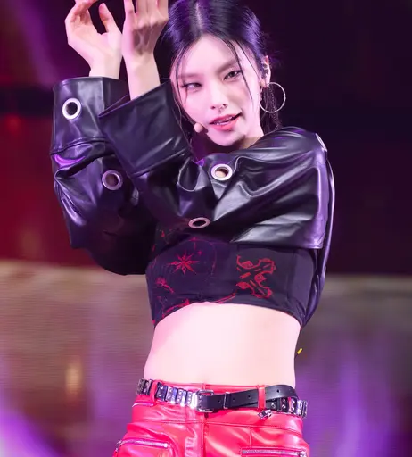 Image 5383870 from Yeji - ITZY (예지, Hwang Ye-ji)