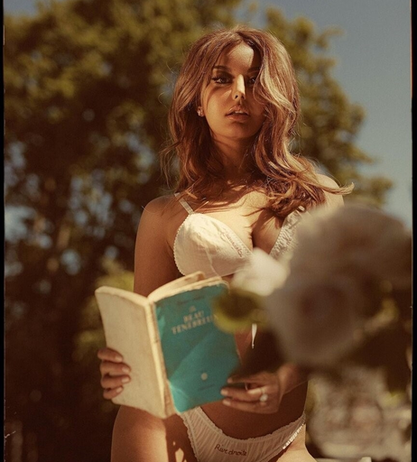 Image 5333699 from Zahia Dehar