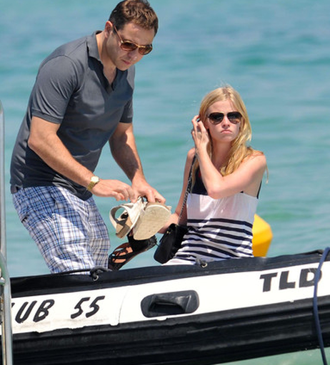 Image 5339988 from Lara Stone