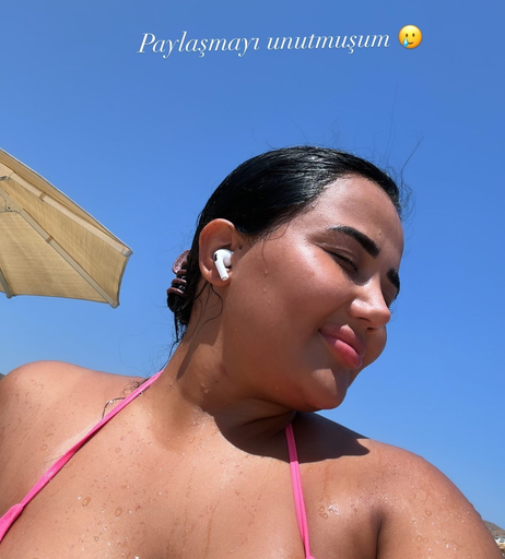 Image 5328548 from Melek Azad