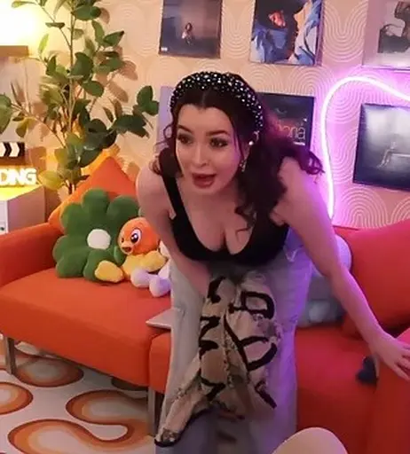 Image 5311089 from Ashley Ippolito / Reacts By Ash / ur internet mom ash