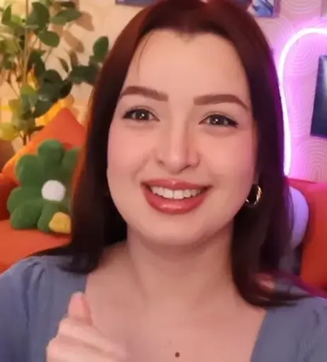 Image 5311078 from Ashley Ippolito / Reacts By Ash / ur internet mom ash