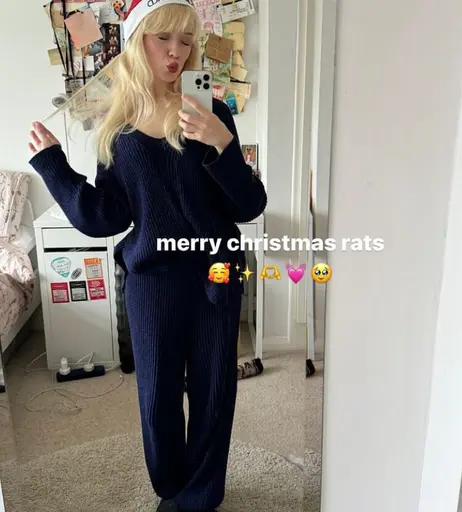 Image 5862436 from Maisie Peters