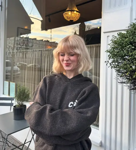 Image 5862653 from Maisie Peters