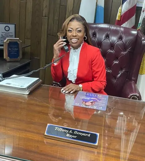 Image 5863688 from Tiffany Henyard / Super Mayor