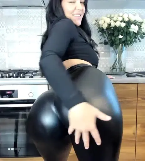 Image 5846467 from MissNelly /misshoneytv / Missbooty / nellygucciass