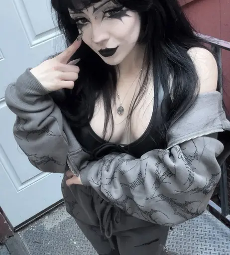 Image 5800788 from BuffGothMom