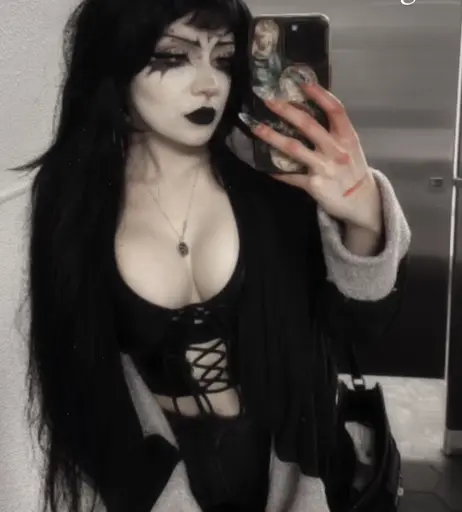 Image 5800759 from BuffGothMom