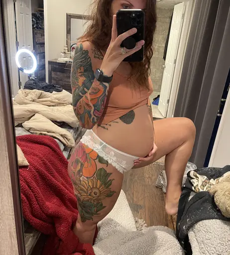 Image 5959191 from Cum4kate - bubblebuttbarbie00 - tattedfitmama