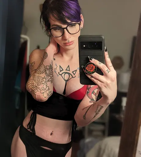Image 5937385 from Violet Valentine | slutpilled | thot_piece