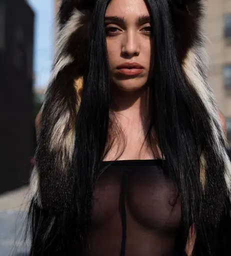 Image 5446244 from Lourdes Leon