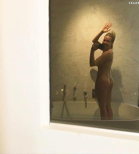 Image 5400117 from Chelsea Handler